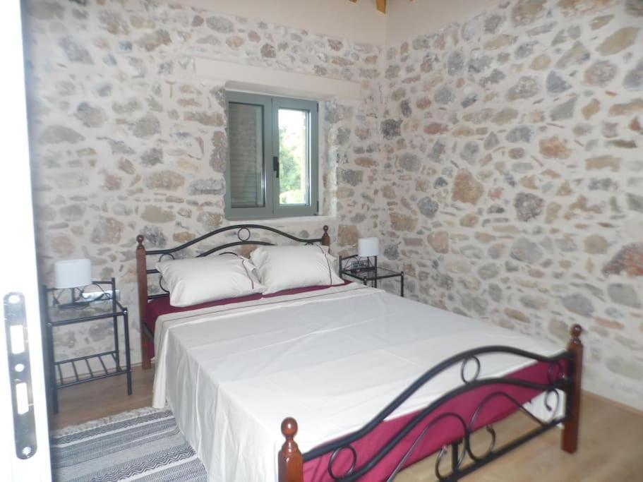 Villa Alonia Kalamata Exterior photo